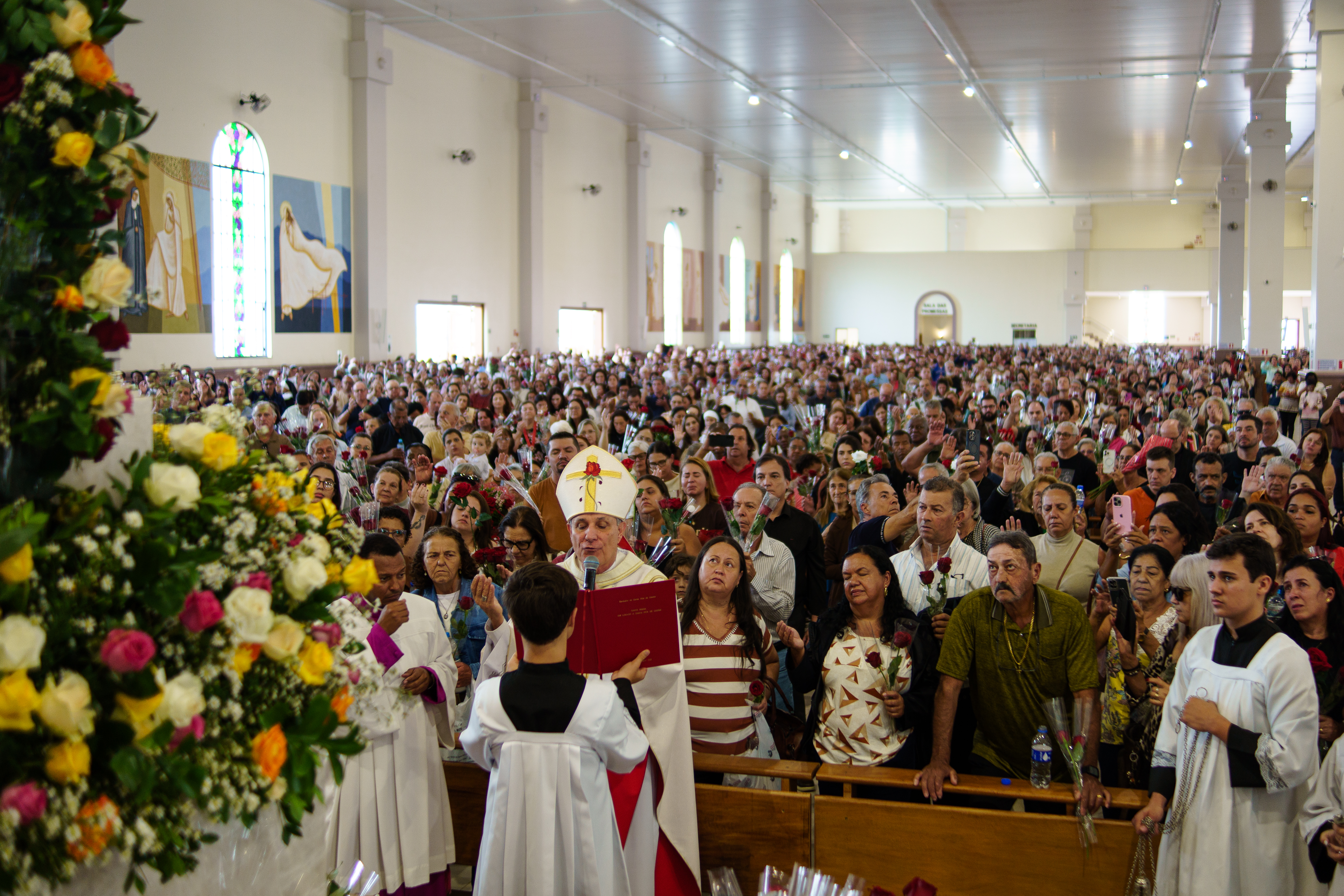 Mais de 30 mil peregrinos celebram a Festa de Santa Rita de Cássia no Santuário em Cássia (MG)