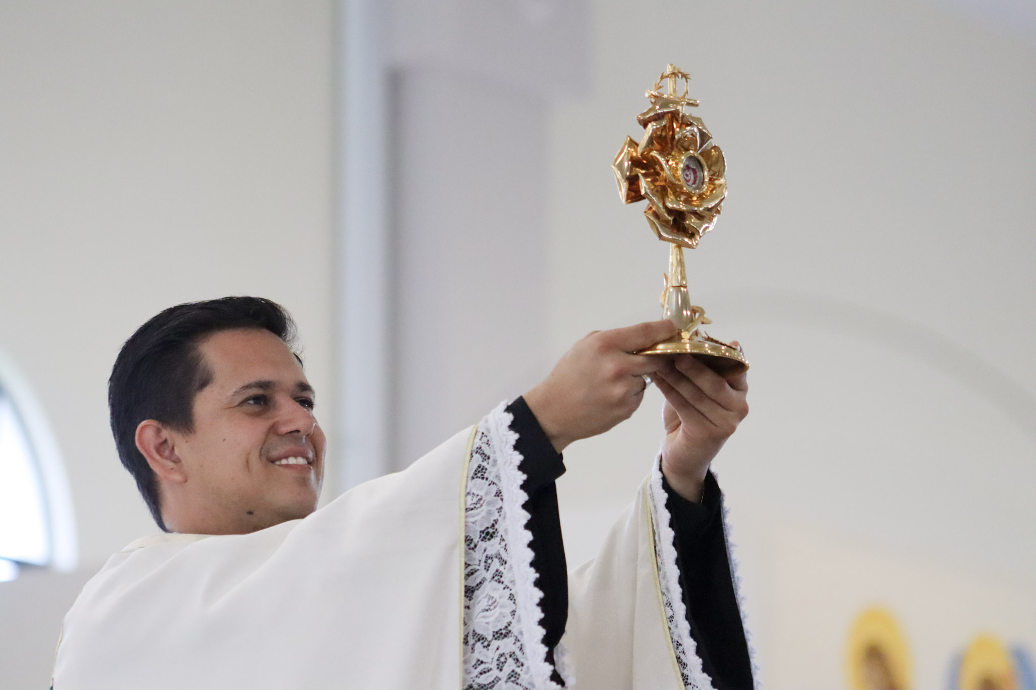 Padre Dione Piza destaca chamado à santidade no 5º dia da Novena de Santa Rita